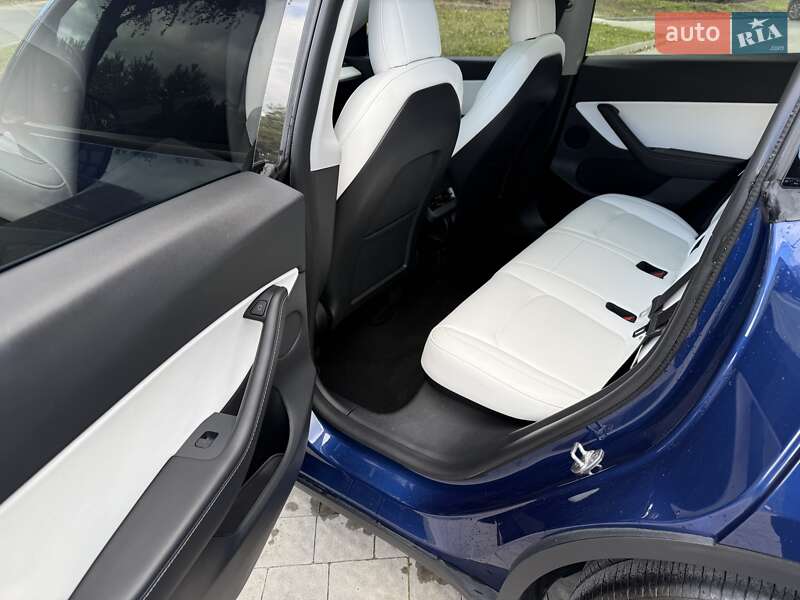 Позашляховик / Кросовер Tesla Model Y 2021 в Львові