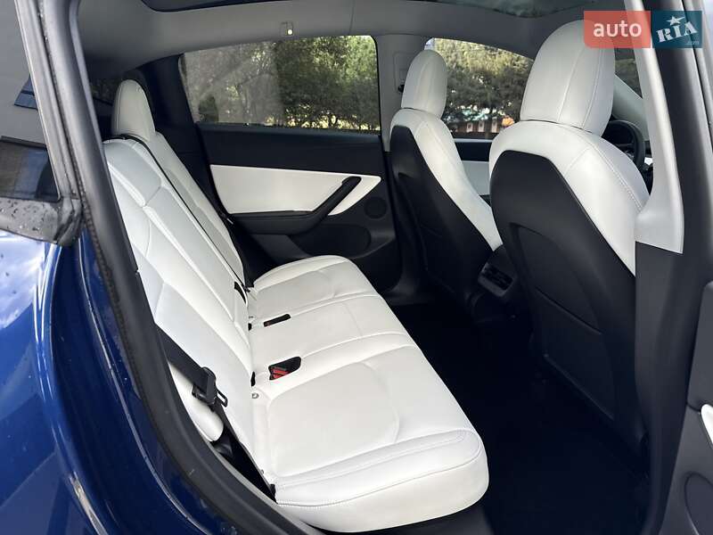 Позашляховик / Кросовер Tesla Model Y 2021 в Львові