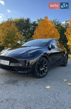 Позашляховик / Кросовер Tesla Model Y 2023 в  фото 7 Позашляховик / Кросовер Tesla Model Y 2023 в
