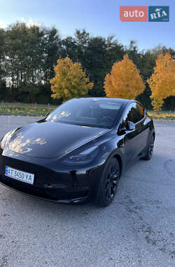 Позашляховик / Кросовер Tesla Model Y 2023 в  фото 22 Позашляховик / Кросовер Tesla Model Y 2023 в