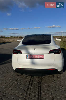 Позашляховик / Кросовер Tesla Model Y 2024 в 