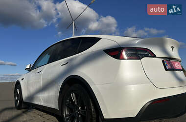 Позашляховик / Кросовер Tesla Model Y 2024 в 