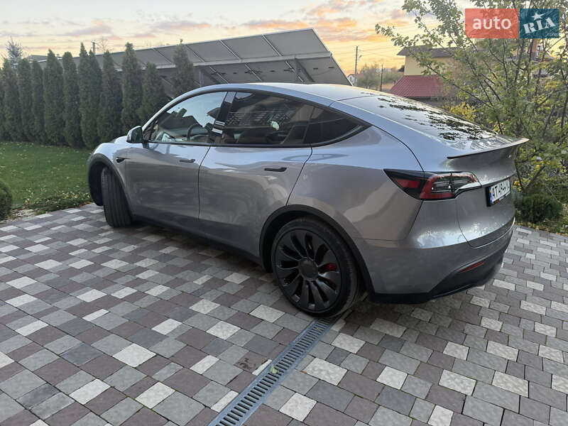 Позашляховик / Кросовер Tesla Model Y 2024 в Івано-Франківську фото 5 Позашляховик / Кросовер Tesla Model Y 2024 в Івано-Франківську