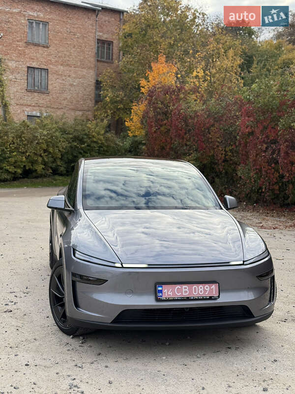 Внедорожник / Кроссовер Tesla Model Y 2025 в Львове