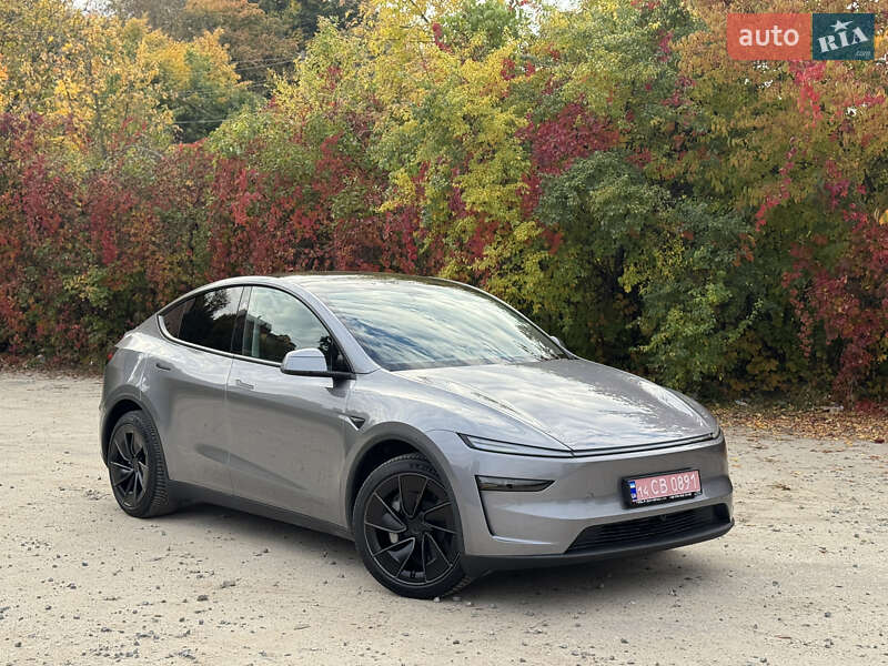 Внедорожник / Кроссовер Tesla Model Y 2025 в Львове