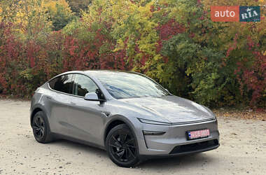 Позашляховик / Кросовер Tesla Model Y 2025 в 