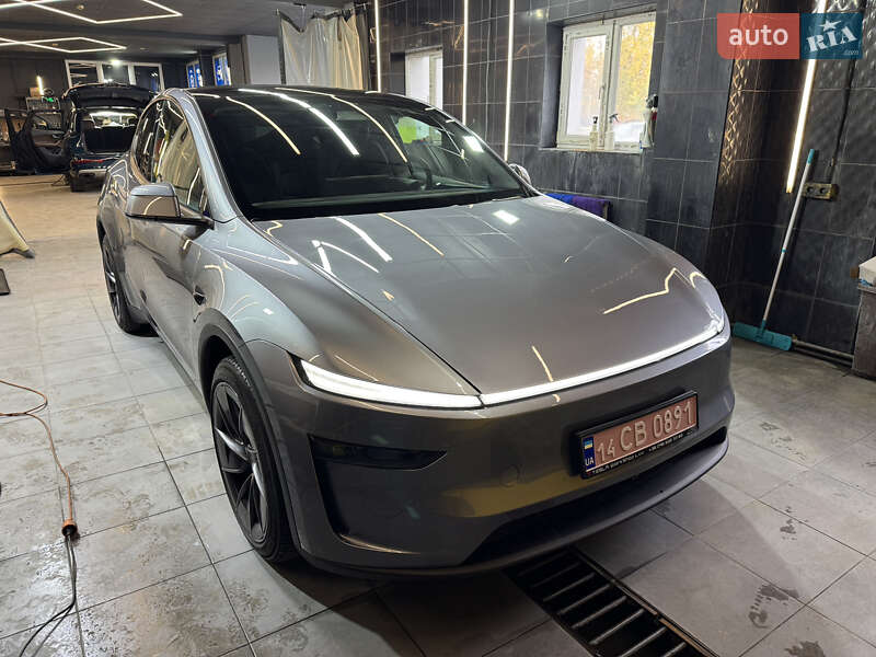 Внедорожник / Кроссовер Tesla Model Y 2025 в Львове