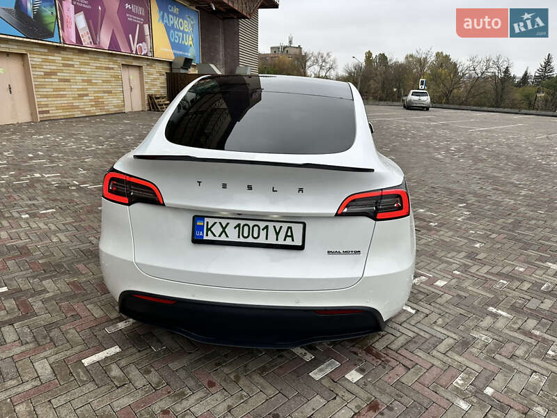 Позашляховик / Кросовер Tesla Model Y 2021 в Харкові