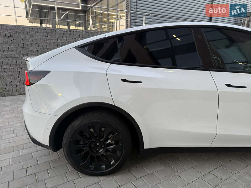 Позашляховик / Кросовер Tesla Model Y 2021 в Луцьку