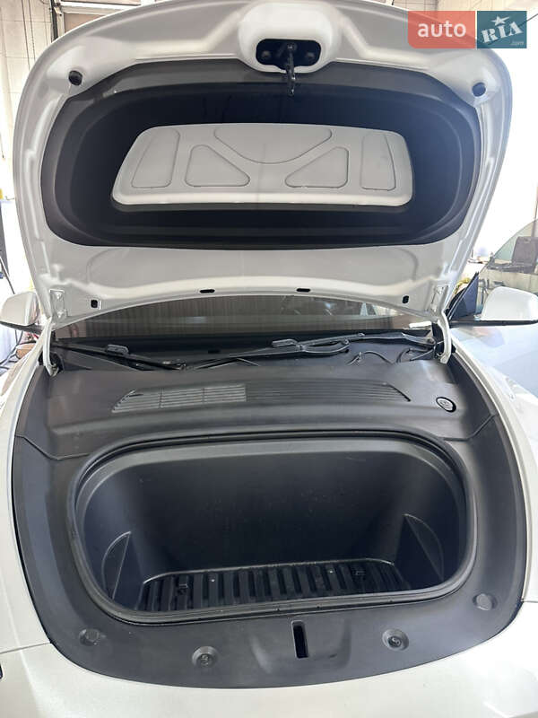 Внедорожник / Кроссовер Tesla Model Y 2020 в Луцке фото 15 Внедорожник / Кроссовер Tesla Model Y 2020 в Луцке