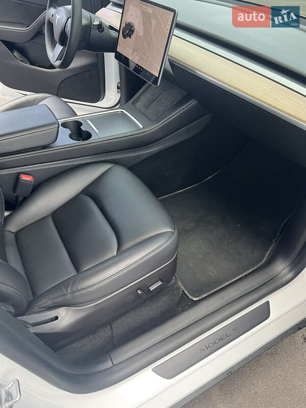 Позашляховик / Кросовер Tesla Model Y 2021 в Києві фото 13 Позашляховик / Кросовер Tesla Model Y 2021 в Києві