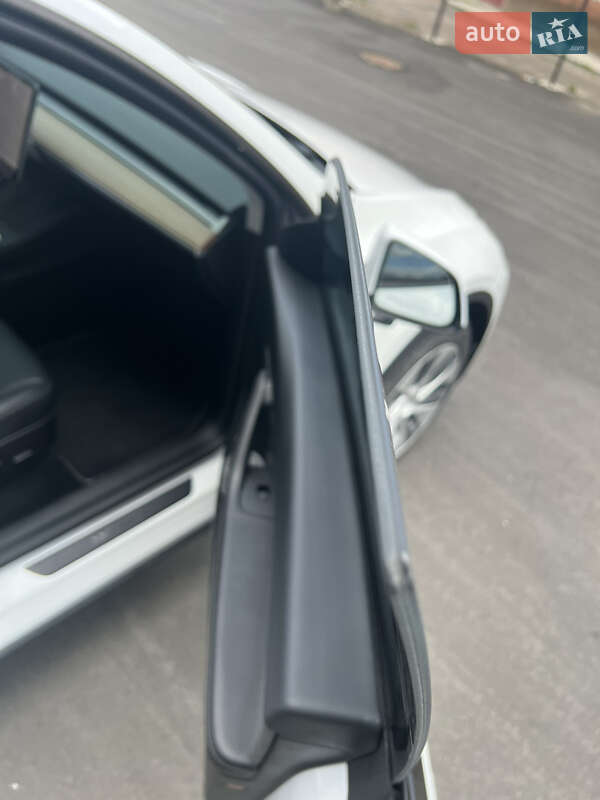 Позашляховик / Кросовер Tesla Model Y 2021 в Києві фото 17 Позашляховик / Кросовер Tesla Model Y 2021 в Києві