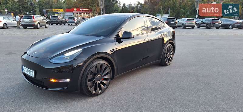 Позашляховик / Кросовер Tesla Model Y 2023 в Харкові фото 8 Позашляховик / Кросовер Tesla Model Y 2023 в Харкові