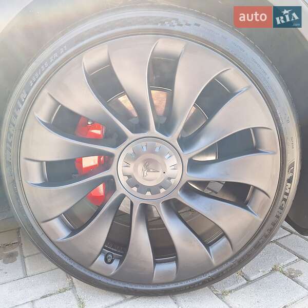 Позашляховик / Кросовер Tesla Model Y 2023 в Харкові фото 14 Позашляховик / Кросовер Tesla Model Y 2023 в Харкові