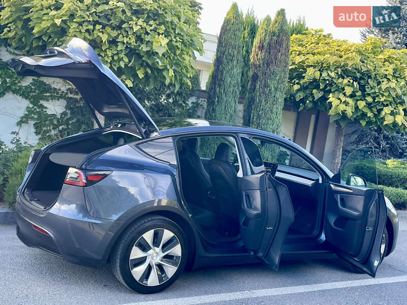 Позашляховик / Кросовер Tesla Model Y 2023 в Дніпрі фото 15 Позашляховик / Кросовер Tesla Model Y 2023 в Дніпрі