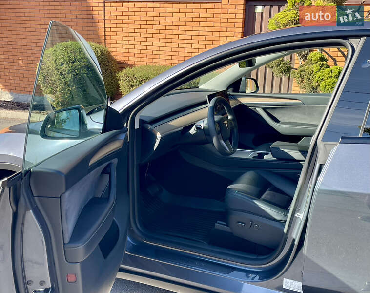 Позашляховик / Кросовер Tesla Model Y 2023 в Дніпрі фото 18 Позашляховик / Кросовер Tesla Model Y 2023 в Дніпрі