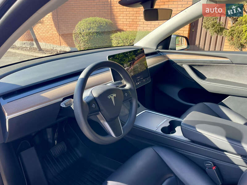 Позашляховик / Кросовер Tesla Model Y 2023 в Дніпрі фото 23 Позашляховик / Кросовер Tesla Model Y 2023 в Дніпрі