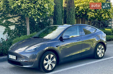 Позашляховик / Кросовер Tesla Model Y 2023 в  фото 38 Позашляховик / Кросовер Tesla Model Y 2023 в