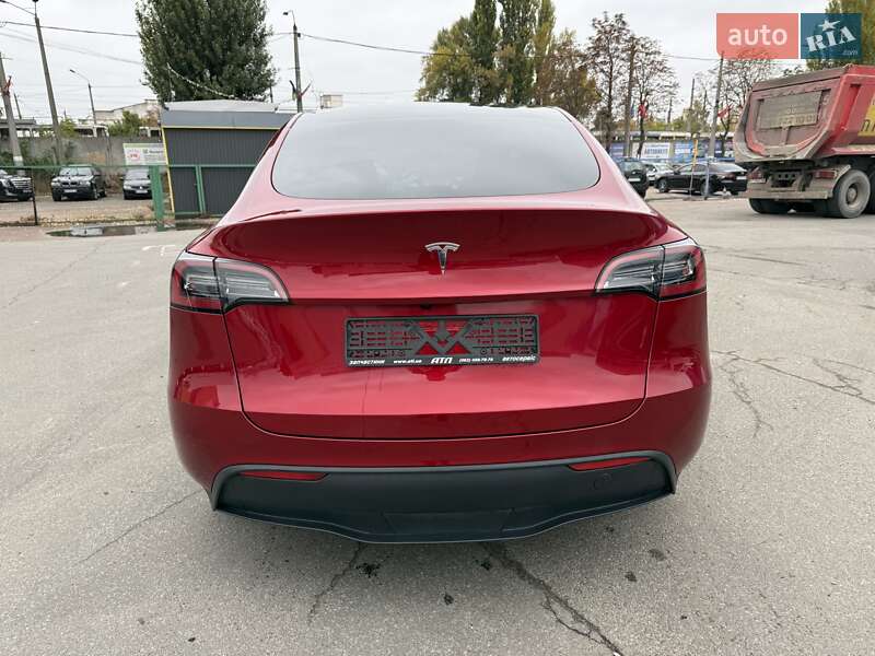 Позашляховик / Кросовер Tesla Model Y 2024 в Києві