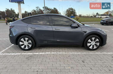 Позашляховик / Кросовер Tesla Model Y 2023 в  фото 8 Позашляховик / Кросовер Tesla Model Y 2023 в