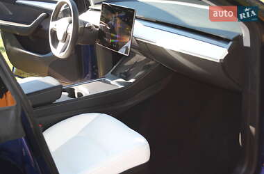 Внедорожник / Кроссовер Tesla Model Y 2024 в 