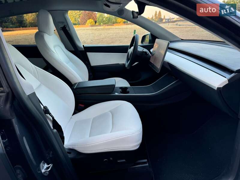 Позашляховик / Кросовер Tesla Model Y 2021 в Чернігові