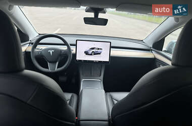 Позашляховик / Кросовер Tesla Model Y 2024 в 