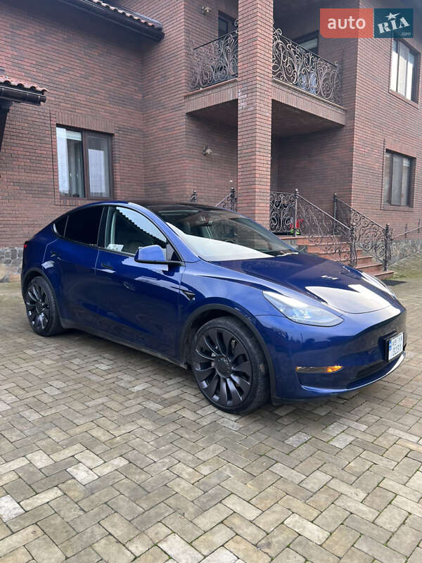 Tesla Model Y 2023