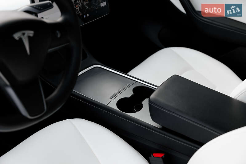 Внедорожник / Кроссовер Tesla Model Y 2022 в Луцке