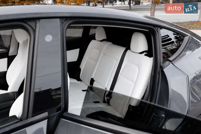 Внедорожник / Кроссовер Tesla Model Y 2022 в Луцке