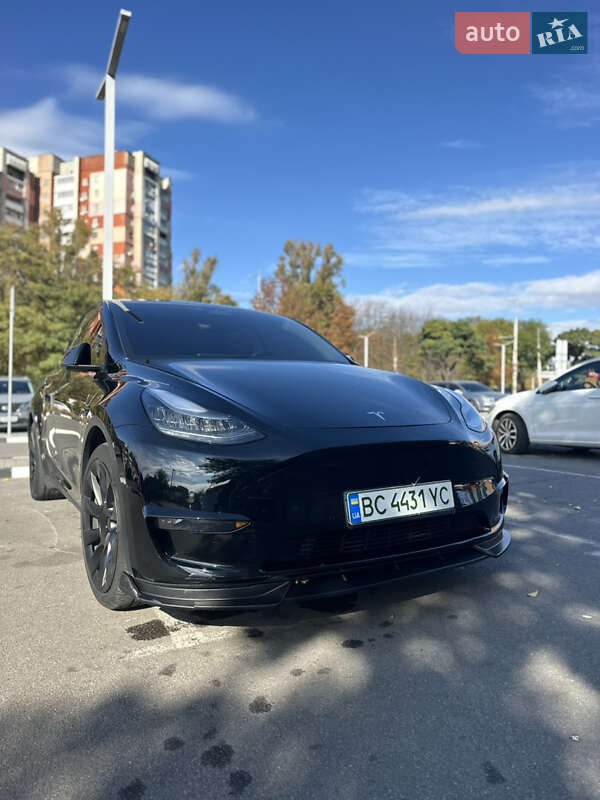 Внедорожник / Кроссовер Tesla Model Y 2020 в Днепре