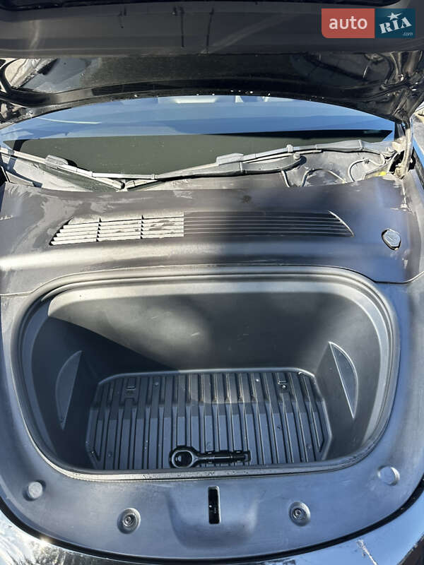 Внедорожник / Кроссовер Tesla Model Y 2020 в Днепре