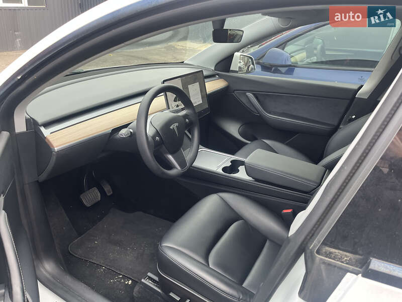 Позашляховик / Кросовер Tesla Model Y 2021 в Києві фото 8 Позашляховик / Кросовер Tesla Model Y 2021 в Києві