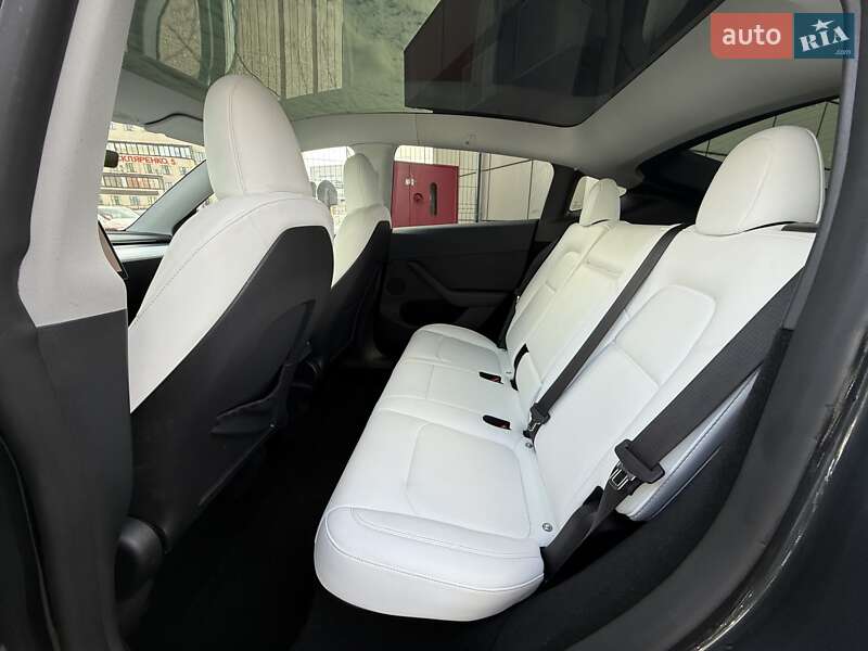 Позашляховик / Кросовер Tesla Model Y 2024 в Києві фото 19 Позашляховик / Кросовер Tesla Model Y 2024 в Києві