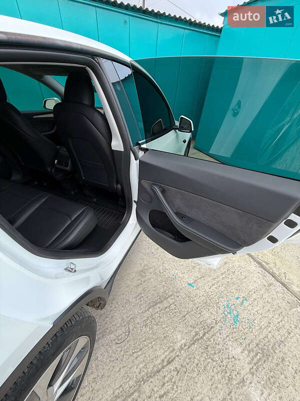 Позашляховик / Кросовер Tesla Model Y 2023 в Білій Церкві фото 9 Позашляховик / Кросовер Tesla Model Y 2023 в Білій Церкві