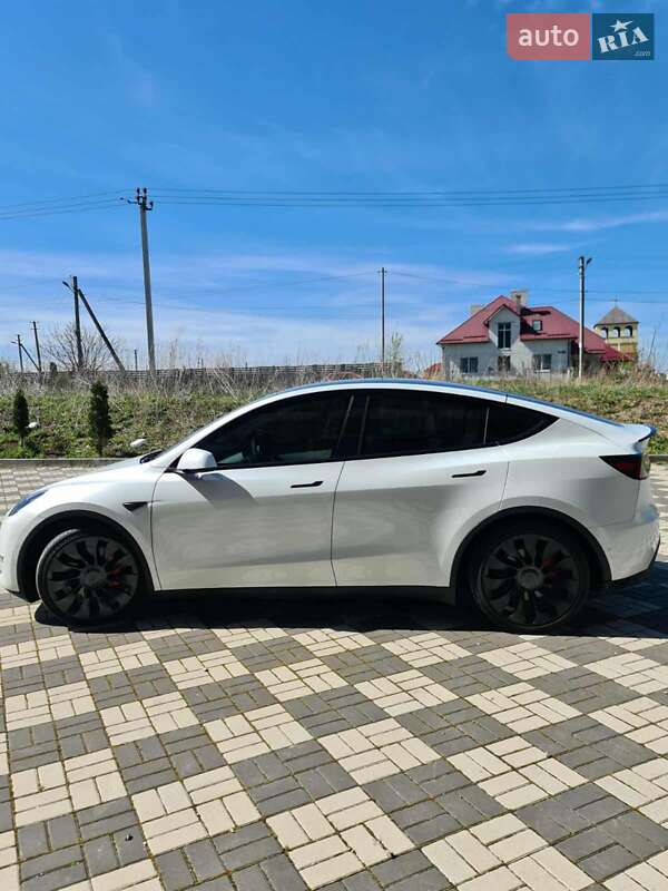 Позашляховик / Кросовер Tesla Model Y 2022 в Буську