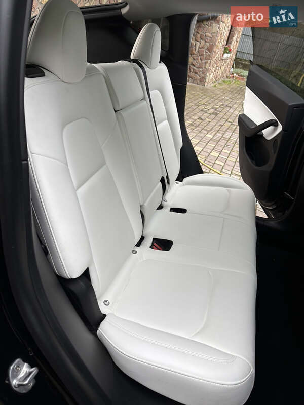 Позашляховик / Кросовер Tesla Model Y 2020 в Тернополі