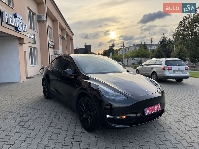 Позашляховик / Кросовер Tesla Model Y 2020 в Луцьку фото 6 Позашляховик / Кросовер Tesla Model Y 2020 в Луцьку