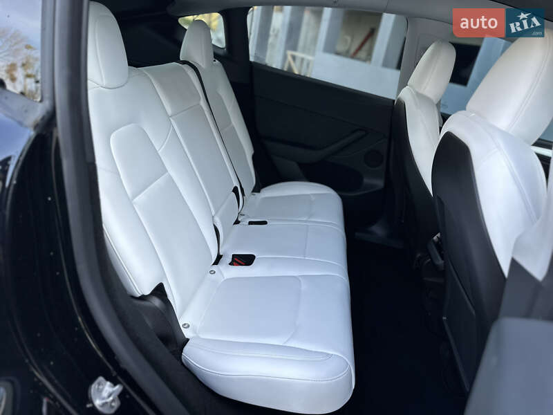 Позашляховик / Кросовер Tesla Model Y 2023 в Рівному фото 29 Позашляховик / Кросовер Tesla Model Y 2023 в Рівному