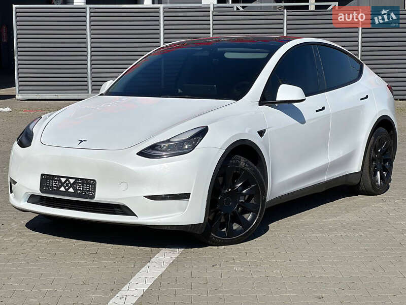 Tesla Model Y 2023
