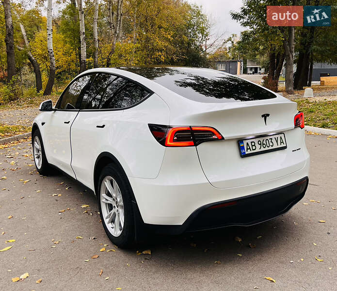 Позашляховик / Кросовер Tesla Model Y 2023 в Києві фото 4 Позашляховик / Кросовер Tesla Model Y 2023 в Києві
