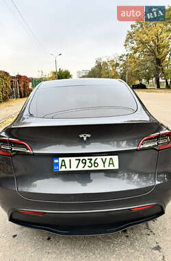 Позашляховик / Кросовер Tesla Model Y 2023 в  фото 7 Позашляховик / Кросовер Tesla Model Y 2023 в