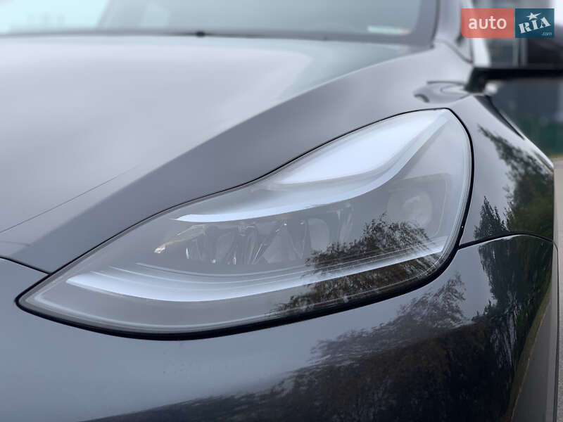 Внедорожник / Кроссовер Tesla Model Y 2024 в Киеве