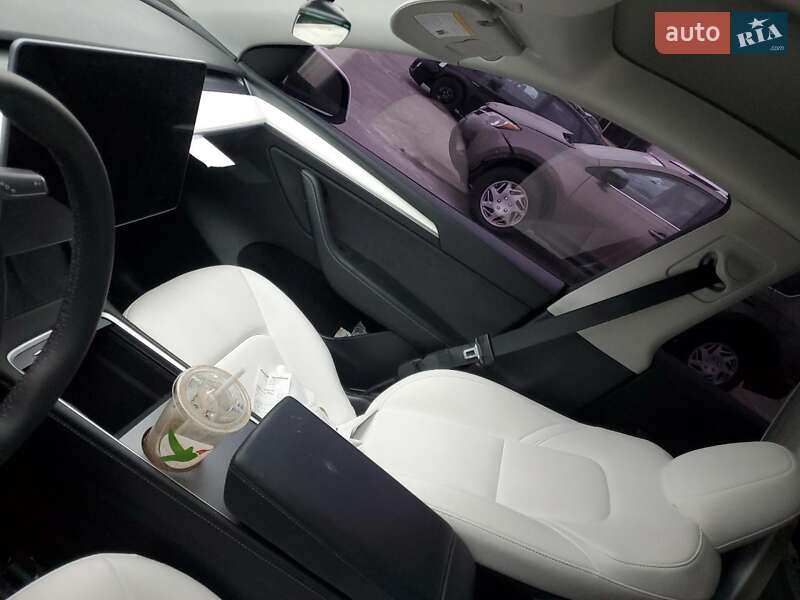 Позашляховик / Кросовер Tesla Model Y 2023 в Києві