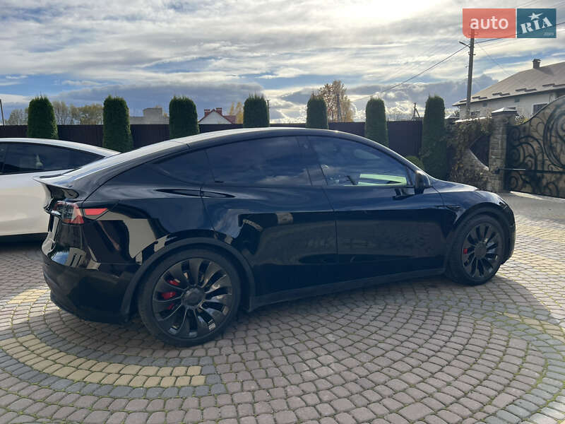 Позашляховик / Кросовер Tesla Model Y 2022 в Львові