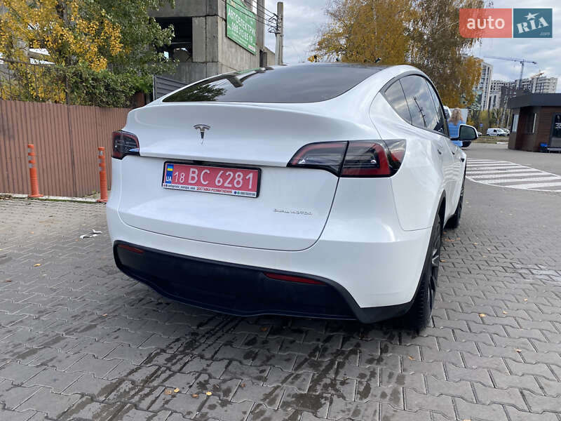 Позашляховик / Кросовер Tesla Model Y 2023 в Києві фото 14 Позашляховик / Кросовер Tesla Model Y 2023 в Києві