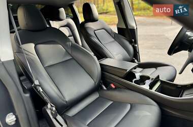 Внедорожник / Кроссовер Tesla Model Y 2021 в 