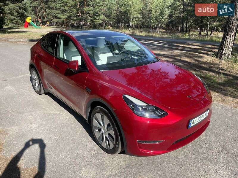 Позашляховик / Кросовер Tesla Model Y 2024 в Києві фото 12 Позашляховик / Кросовер Tesla Model Y 2024 в Києві