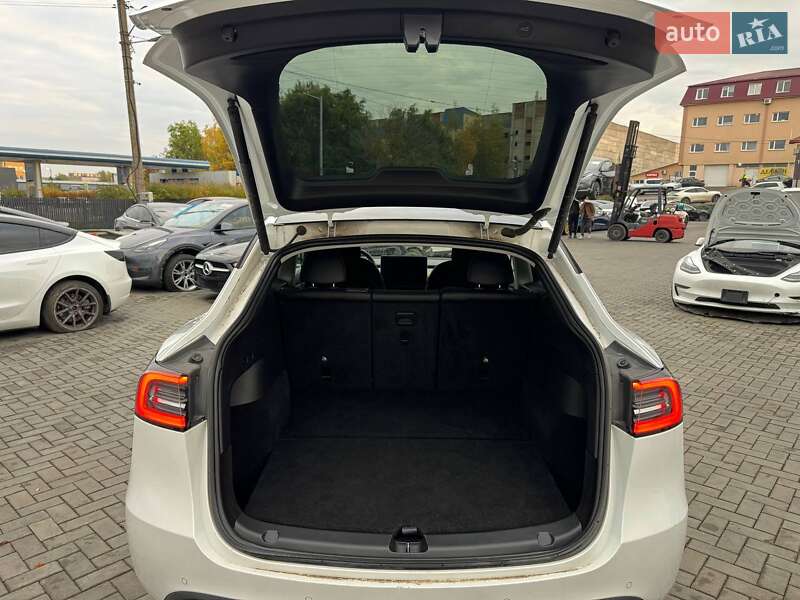 Позашляховик / Кросовер Tesla Model Y 2022 в Луцьку фото 18 Позашляховик / Кросовер Tesla Model Y 2022 в Луцьку