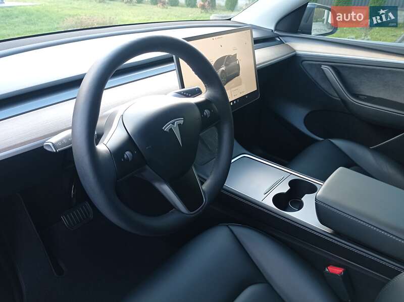 Внедорожник / Кроссовер Tesla Model Y 2024 в Ровно